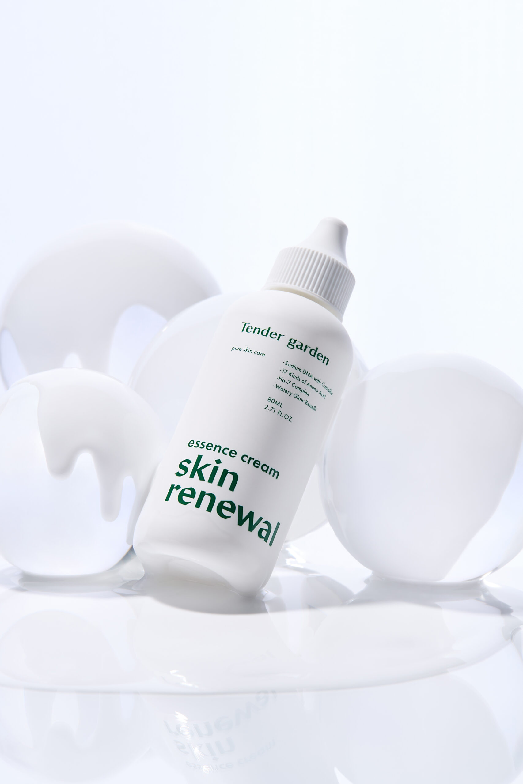 Tender garden Skin Renewal Essence Cream (80ml) Transparently Radiant Pure Glow Skin Clearly Radiant Power Hydro-toxin Skin Hydro-toxin + Hydro Volume + Hydro Coating = 3-in-1 Care The double synergy effect of glutathione and collagen provides triple radiance care with inner glow, aqua glow, and clear glow for bright and vibrant skin. Clinically Proven High-Performance Care Clinical confirmation of immediate moisture improvement felt from just one use. Additionally, verified various skin efficacy benefits including moisture plumping effects and definitive lifting improvement for under-eyes, cheeks, and chin. NEXT-GEN APPLYING “HYDRO-Glow TOX” PHYTO PDRN SKIN THEARAPY LINE Camellia PDRN ; Hydro-toxin Combines high-purity 99% PHYTO PDRN components with 3D moisture technology. 110 Billion Exosomes ; Hydro Plumping Baby Collagen (17 Amino Acids) ; Hydro Coating