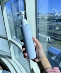 Dr. Sante Azulene Soother Lotion (200ml) Dr. Sante Azulene Soother Lotion contains real blue azulene in a Chamomile flower water base instead of purified water. This moisturizing and soothing lotion contains panthenol and ceramide NP to protect against harmful external environments. It has completed hypoallergenic tests for sensitive skin and infants and children usage. This hypoallergenic moisturizing lotion provides care for the whole family, face to body. -For sensitive skin, Baby Lotion, Pregnancy-safe lotion, Face & Body lotion Azulene Soother Lotion (200ml) Ingredients:  Chamomile Flower Extract 57%, Butylene Glycol, Glycerin, Macadamia Seed Oil, Jojoba Seed Oil, Panthenol, Cetyl Ethylhexanoate, Ethylhexyl Stearate, Shea Butter, Glyceryl Stearate, Cetearyl Olivate, Dicaprylyl Carbonate, Sodium Stearoyl Glutamate, Sorbitan Olivate, Caprylic/Capric Triglyceride, Sodium Hyaluronate, Glyceryl Glucoside, Beta-Glucan, Sophora Flavescens Extract, Licorice Root Extract, Peony Root Extract, Portulaca Extract, Chrysanthemum Extract, Turmeric Root Extract, Guaiacum Extract, Centella Asiatica Extract, Salvia Officinalis (Sage) Leaf Extract, Papain, Microcrystalline Wax, Dimethicone, Tocopheryl Acetate, Purified Water, Glucose, Sodium Chloride, Sodium Cocoyl Glutamate, Dipotassium Glycyrrhizate, Tromethamine, Ice Plant Extract, Polysorbate 80, Sorbitan Oleate, Chlorphenesin, 1,2-Hexanediol, Allantoin, Algae Extract, Japanese Cypress Extract, Salvia Oil