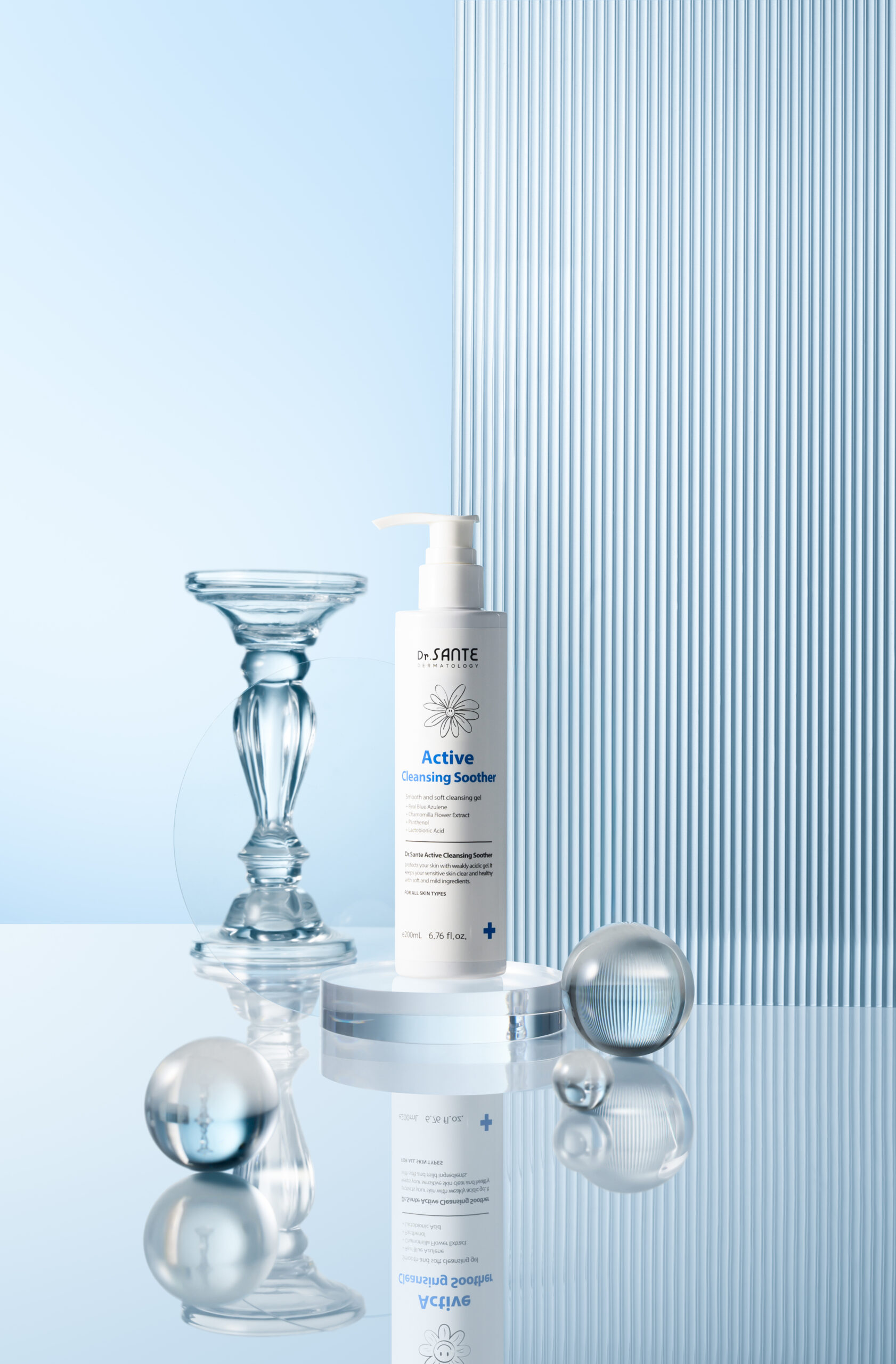 Dr. Sante Active Cleansing Soother (200ml)_Cleansing Gel Our skin stays the healthiest in the mildly acid. Active Cleansing Soother is a cleanser maintaining a condition similar to the most healthy skin state of mildly acidic pH5.5 and hypoallergenic. Active cleansing soother contains Guaiazulene that relaxes and revitalizes irritated and dull skin. Chamomile flower extract accounts for 23% of the whole ingredients, which is excellent in moisturizing, soothing, and reinforcing skin barrier without feeling dryness. This helps form a skin protective film covering from external stimulus and helps skin stay healthy. Active Cleansing Soother is in 500ml bulk amount which is good for children to adults, from face to body. Dr. Sante Active Clenasing Soother (200ml) Ingredients: Purified Water, Sodium Laureth Sulfate, Glycerin, Disodium Laureth Sulfosuccinate, Propylene Glycol, Lauryl Glucoside, Disodium Cocamphodiacetate, TEA-Cocoyl Glutamate, Sodium Chloride, PEG-150 Pentaerythrityl Tetrastearate, Chamomilla Recutita (Matricaria) Flower Extract, Panthenol, Dextrin, Lactobacillus/Soybean Ferment Extract, Guaiazulene, Citric Acid, Beta-Glucan, Camellia Sinensis Leaf Extract, Mugwort Extract, Honey Extract, Hibiscus Sabdariffa Flower Extract, Vitamins from Bamboo Sap, Artemisia Vulgaris Extract, Eucalyptus Globulus Leaf Extract, Diospyros Kaki Leaf Extract, Burdock Root Extract, Cnidium Officinale Root Extract, Butylene Glycol, Sodium Methyl Cocoyl Taurate, 1,2-Hexanediol, Polyglyceryl-10 Laurate, Tetrasodium EDTA, Benzophenone-4, Hexylene Glycol, Tocopheryl Acetate, Pentylene Glycol, Caprylyl Glycol, Ethylhexanediol, Glycyrrhiza Glabra (Licorice) Root Extract, Fragrance, Sodium Benzoate, Geraniol, Citronellol, Alpha-Isomethyl Ionone, Benzyl Salicylate