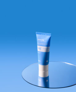 Dr. Sante Azulene Soother Cream (50g) Suitable Skin Types All skin types Sensitive skin Dry skin Key Ingredients Chamomile Flower Water Guaiazulene Glasswort (Salicornia Herbacea) Extract 11 Types of Hyaluronic Acid Centella Asiatica Extract Lotus Root Extract Dr. Sante Azulene Soother Cream Ingredients : Camellia Water (76%), Glycerin, Isopropyl Myristate, Betaine, 1,2-Hexanediol, Butylene Glycol, Dimethicone, Pentaerythrityl Tetraisostearate, Hydrogenated Polydecene, Sorbitan Olivate, Sodium Hyaluronate Crosspolymer, Sodium Acetylated Hyaluronate, Hydrolyzed Sodium Hyaluronate, Hydroxypropyltrimonium Hyaluronate, Hydrolyzed Hyaluronic Acid, Hyaluronic Acid, Potassium Hyaluronate, Hydrolyzed Glycosaminoglycans, Guaiazulene (1,000 ppm), Dipotassium Glycyrrhizate, Centella Asiatica Extract, Houttuynia Cordata Extract, Bifida Ferment Lysate, Saccharomyces Ferment Filtrate, Rosa Centifolia Flower Extract, Asiatic Pennywort Extract, Portulaca Oleracea Extract, Allantoin, Squalane, Trehalose, Trideceth-12, Dimethicone/Vinyl Dimethicone Crosspolymer, C12-13 Alkyl Lactate, Niacinamide, Adenosine, Polysorbate 60, Caprylic/Capric Triglyceride, Tocopheryl Acetate, Tromethamine, Acrylates/C10-30 Alkyl Acrylate Crosspolymer, Carbomer, Ethylhexylglycerin, Fragrance, Disodium EDTA, C12-13 Pareth-3.